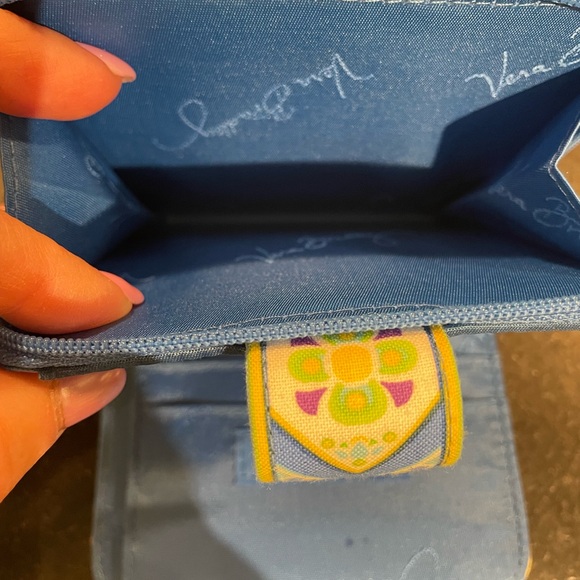 Vera Bradley Capri blue mini zip wallet with coin area. New with tags. - Picture 4 of 5